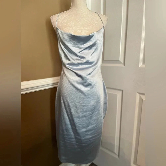 Superdown Long silky‎ dress 👗 NWT size L in a light blue color - Picture 3 of 12